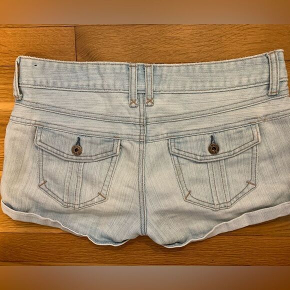 Guess vintage size 28 jean shorts blue - Picture 2 of 4